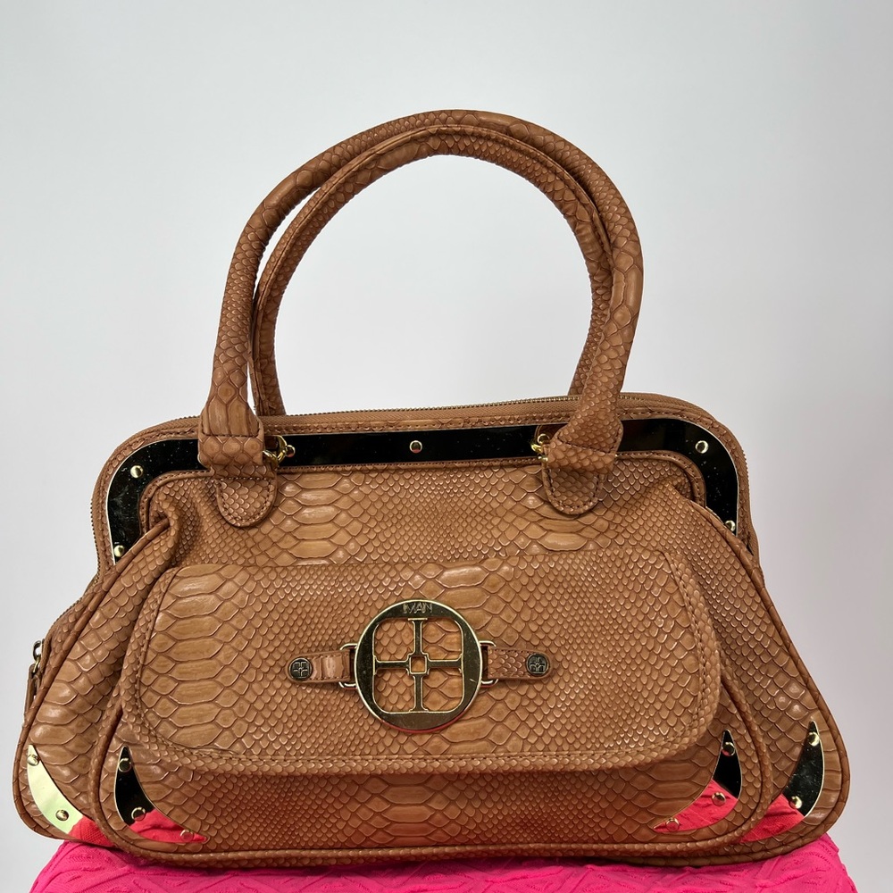 IMAN VINTAGE FAUX ALLIGATOR SKIN HANDBAG, CARAMEL BROWN WITH GOLD HARDWARE‎